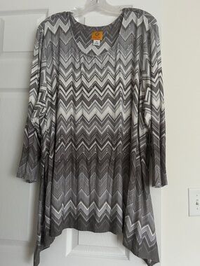 Ruby Rd. Gray Chevron Print Tunic with Metallic Accents